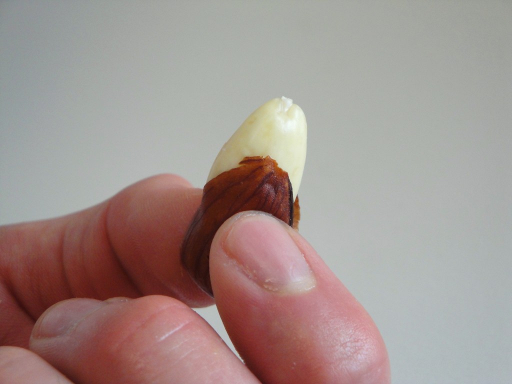 how to peel almonds